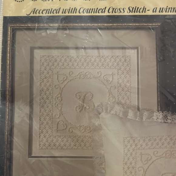 New, Cross-Stitch Pattern Kit, Counted Breaded Embroidered, Pillow Cases, White - Picture 2 of 7